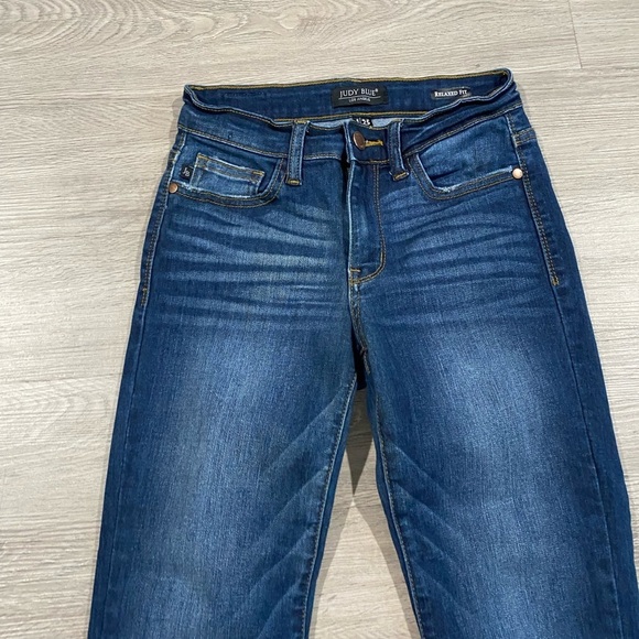 Judy Blue‎ Relaxed Fit Angie Straight Leg Distressed Jeans JB82102DK Size 1/25 - Picture 4 of 9